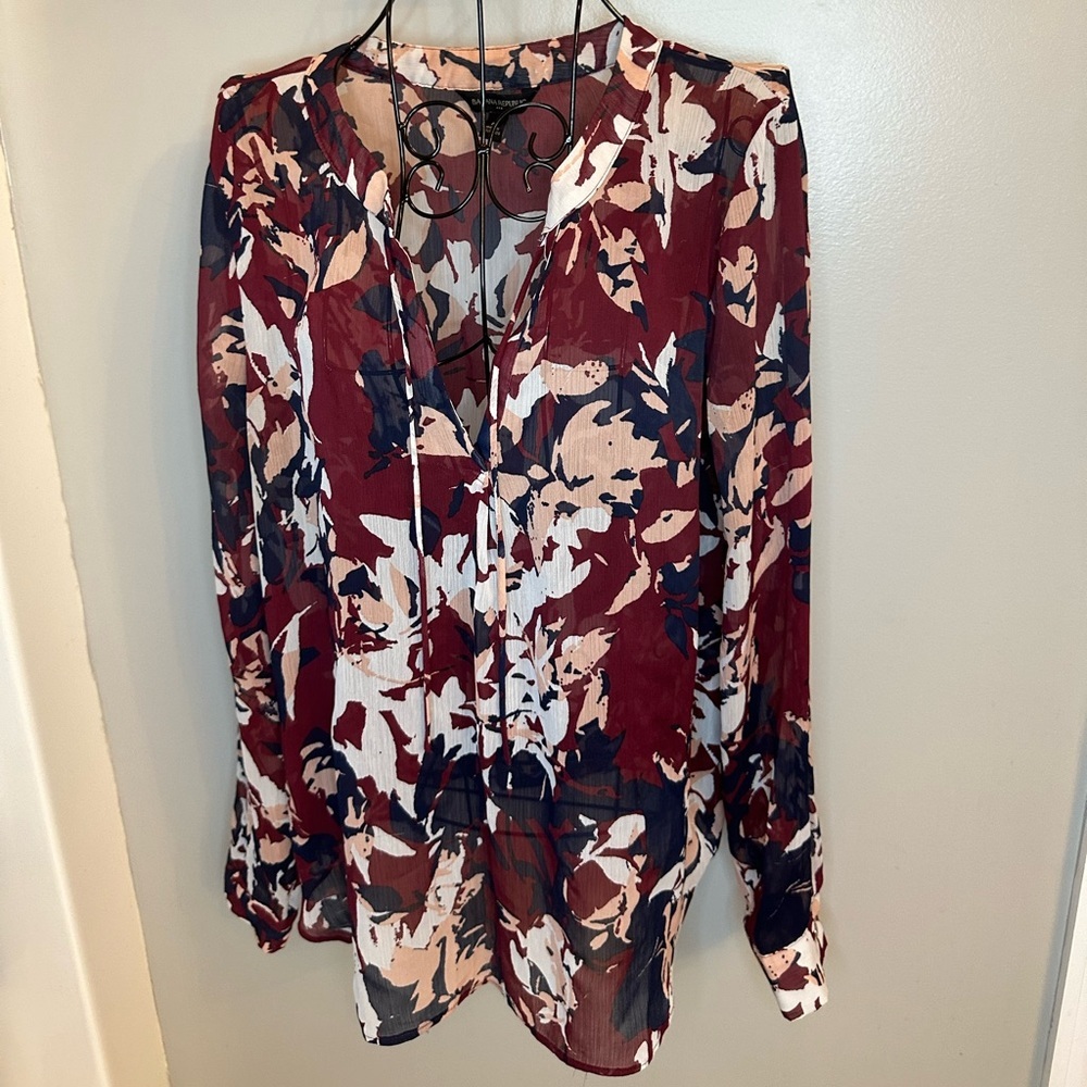 Banana Republic blouse size medium